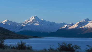 mt aşçı ve göl pukaki gün batımı içinde nz