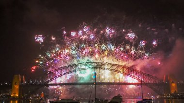 sydney yeni yıl arifesinde için renkli havai fişek ekran