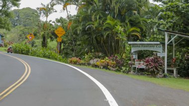 Hana, Amerika Birleşik Devletleri - 8 Ocak 2015: Pov hana ünlü yolda yol kenarı durak vurdu