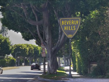 Beverly Hills, Ca, Usa-25 Ağustos 2015: los Angeles beverly hills işaretiyle Rating