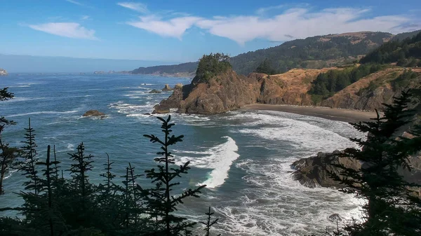 The oregon coastline at arch rock, depoe bay — Stock Photo, Image