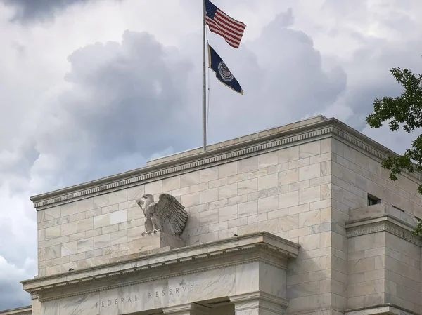 Nahaufnahme der Außenfassade des Gebäudes der Federal Reserve — Stockfoto