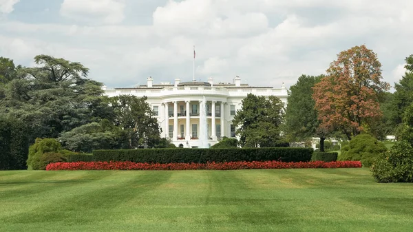 Vista da casa branca em Washington a partir do gramado sul — Fotografia de Stock