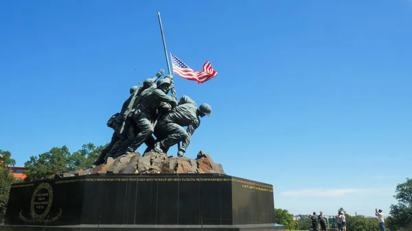 WASHINGTON, DISTRITO DE COLUMBIA, EE.UU. 11 DE SEPTIEMBRE DE 2015: vista oblicua del memorial iwo jima — Foto de Stock