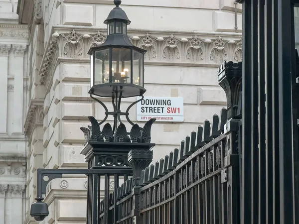 Londra'da downing sokak dışında sokak işareti — Stok fotoğraf