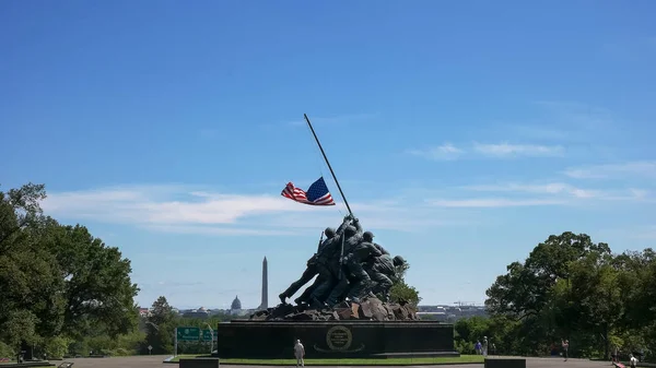 ワシントン、コロンビア特別区、2015年9月11日:硫黄島記念碑、ワシントン記念碑、国会議事堂 — ストック写真