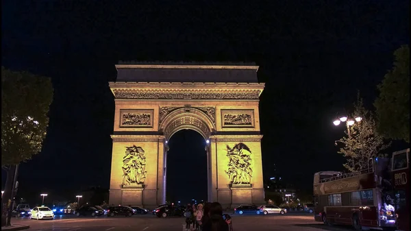 夜景的电弧德三重奏，巴黎 — 图库照片