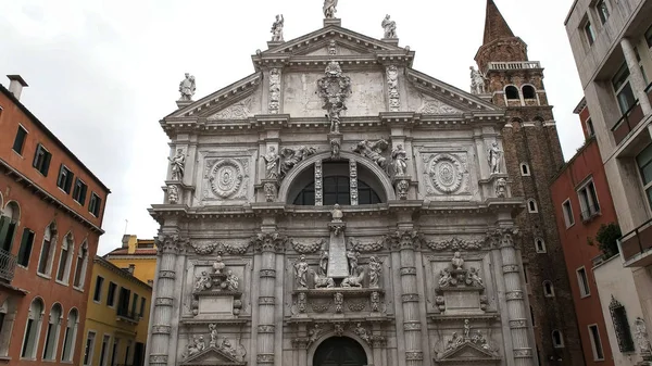 意大利威尼斯 - 2015年9月27日：从威尼斯教堂的外墙看 — 图库照片