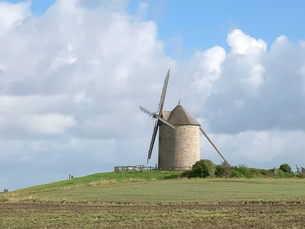 MONT ST MICHEL, NORMANDIA, FRANCIA - 22 SETTEMBRE 2015: veduta media de le moulin de moidrey, normanna — Foto Stock