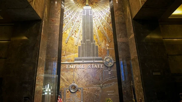 NUEVA YORK, NUEVA YORK, EE.UU. - 14 de septiembre de 2015: plano interior del vestíbulo del edificio Empire State, ny — Foto de Stock