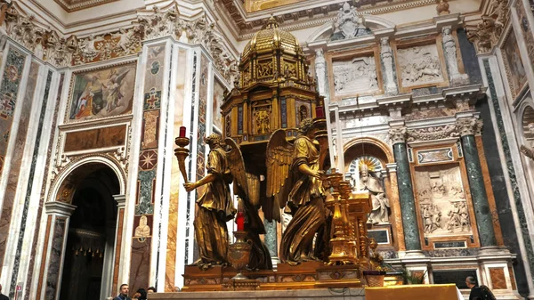 ROMA, ITALIA - 30 SETTEMBRE 2015: interno di un altare nella basilica di Santa Maria Maggiore, Roma — Foto Stock