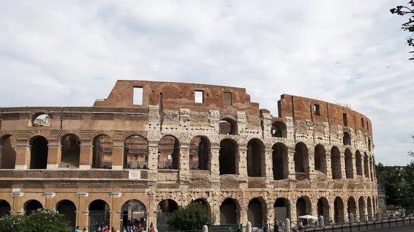 Vista exterior del Coliseo de Roma — Foto de Stock