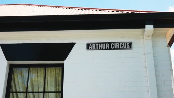 Strassenschild am Zirkus arthur in Battery Point, Tasmania — Stockvideo