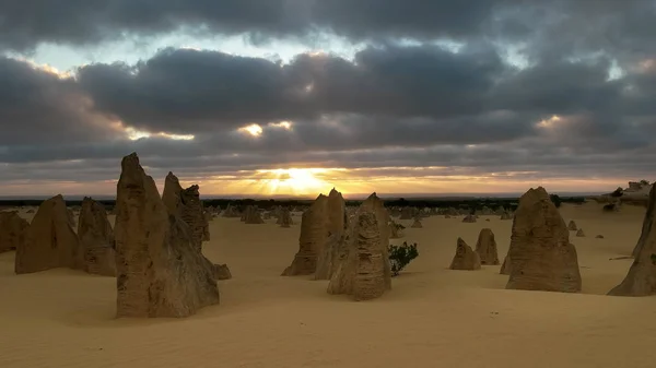 Sonnenuntergang auf den Zinnen in Westaustralien — Stockfoto