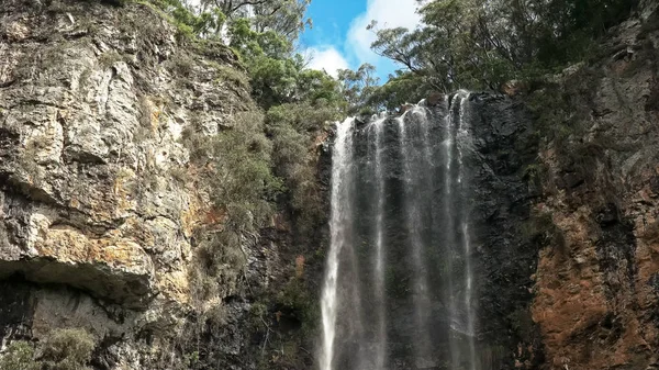 Spitze des Purlingbrook Wasserfalls im Hinterland der Goldküste — Stockfoto