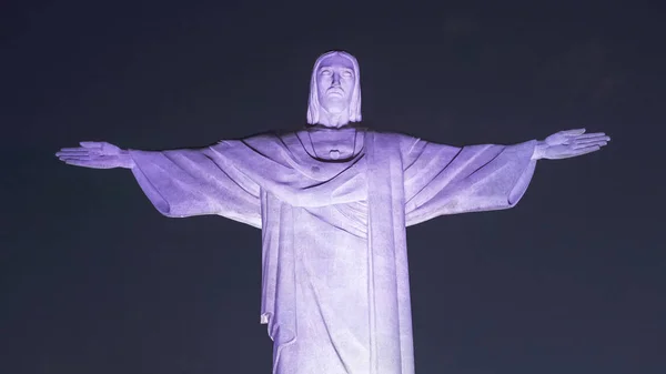 RIO DE JANEIRO, BRASIL-26, MAIO, 2016: noite fechar de Cristo a estátua redentora no rio à noite — Fotografia de Stock