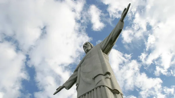 RIO DE JANEIRO, BRASIL-26, MAIO, 2016: lado à vista de cristo a estátua redentora no rio — Fotografia de Stock