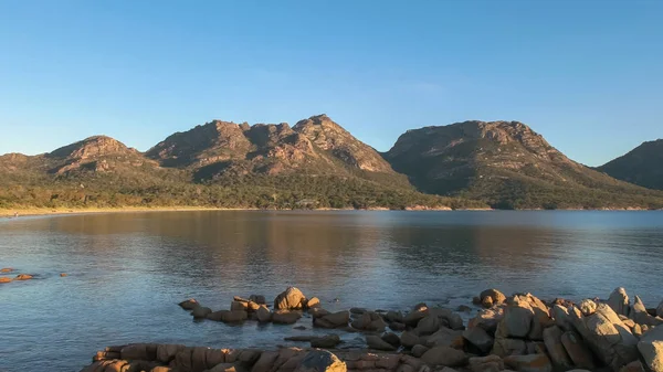 Tiro al atardecer de la bahía coles y los peligros — Foto de Stock