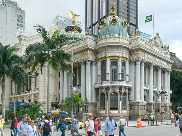 RIO DE JANEIRO, BRASIL-24, MAYO, 2016: el histórico teatro municipal en rio de janeiro — Foto de Stock