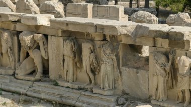 Atina'da dionysos tiyatrosunda oyulmuş kabartmalar, Yunanistan