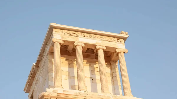 Shot of the temple of athena nike in athens, greece — Stock Photo, Image