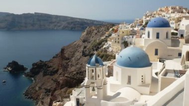 oia, santorini de ünlü üç mavi kubbeçekim