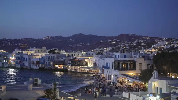 Vista nocturna de la pequeña Venecia en la isla de mykonos, Grecia —  Fotos de Stock