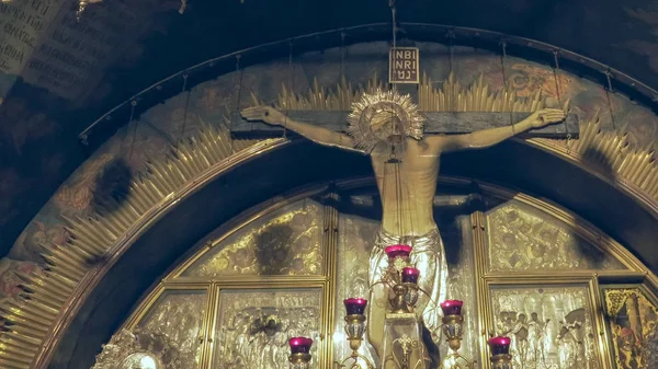 JERUSALEM, ISRAEL- SETEMBRO, 20, 2016: interior tiro igreja do santo sepulcro local de crucificação — Fotografia de Stock