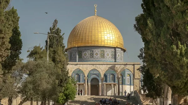 Widok na kopułę skały z kierunku meczetu Al Aqsa — Zdjęcie stockowe