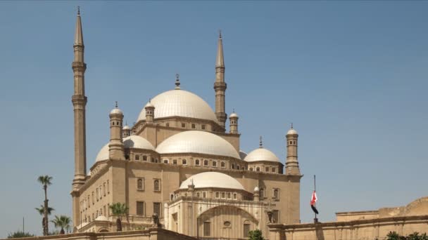 Perto da mesquita de alabastro em cairo, Egito — Vídeo de Stock