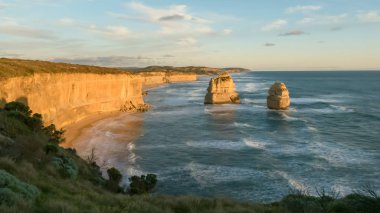 büyük okyanus yolunda on iki havaride batan güneş