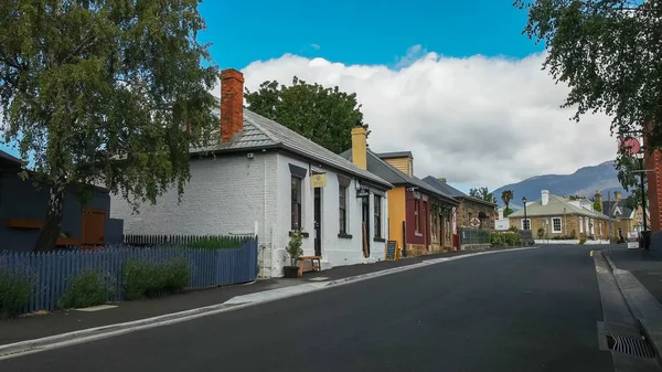 Hobart, Australien-december, 21, 2016: historiska hus längs Hampden Road vid Battery Point i Tasmanien — Stockfoto