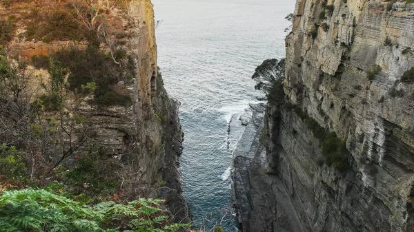 Sunset Shot av Devils Kitchen på Eaglehawk Neck i Tasmanien — Stockfoto