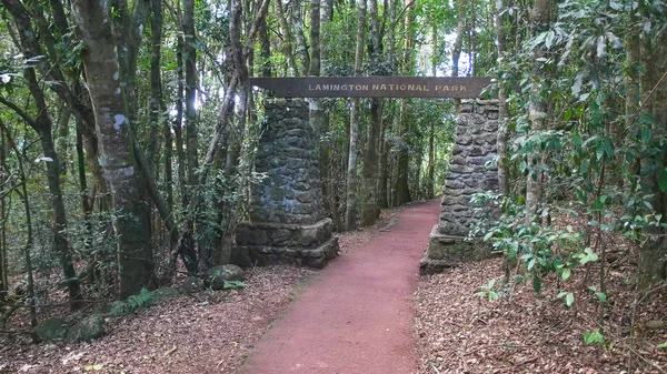Queensland lamington milli parkı giriş işareti