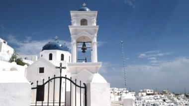 santorini adasında imerovigli de anastasi kilisesinin gündüz dış atış