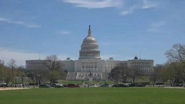 Vedere largă asupra părții de vest a clădirii capitoliului din Washington d.c . — Fotografie, imagine de stoc