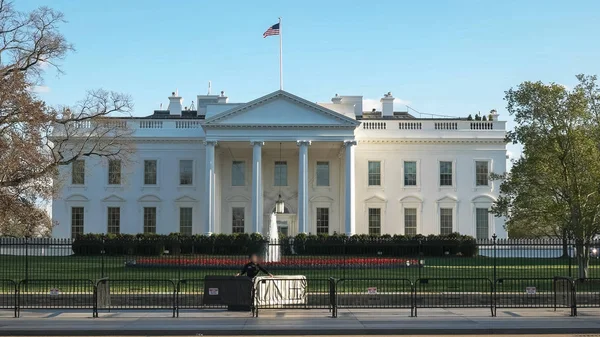 Frühling Nachmittag Blick auf die Nordseite des Weißen Hauses in d.c. — Stockfoto