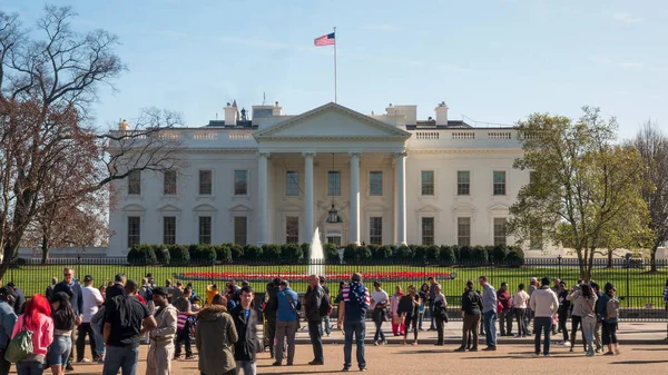 WASHINGTON, DC, USA -April, 2, 2017: ημερήσια λήψη του Λευκού Οίκου στην Ουάσιγκτον — Φωτογραφία Αρχείου