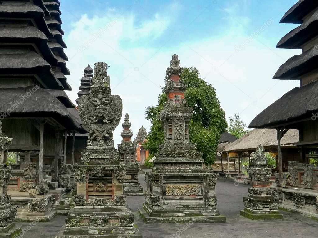 towers and pavilions at taman ayun temple