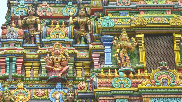 Řezby na hinduistické Srí Mahá mariamský chrám v Bangkoku — Stock fotografie