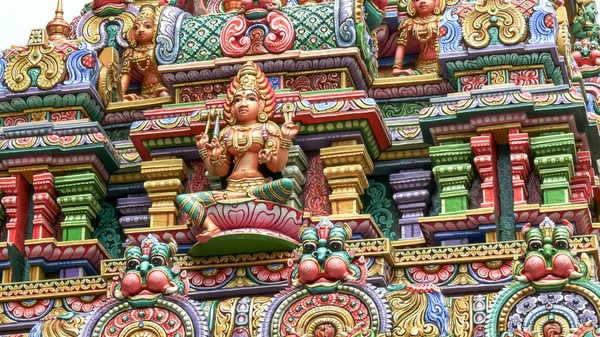 BANGKOK, THAILAND- JUNE, 21, 2017: close up of a statue of a four armed hindu god at sri maha mariamman temple — Stock Photo, Image