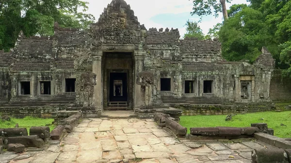 La puerta interior en el templo preah khan —  Fotos de Stock