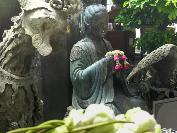 Déesse kun iam statue à wat phra kaew, bangagara — Photo