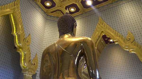 Achteraanzicht van de gouden boeddha bij wat traimit in bangkok — Stockfoto