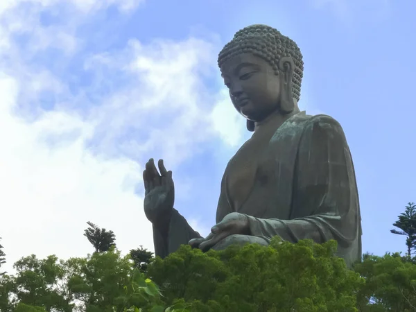 HONG KONG, CHINA- 30 SEPTEMBRE 2017 : vue de côté du bouddha tan tian en hong kong — Photo