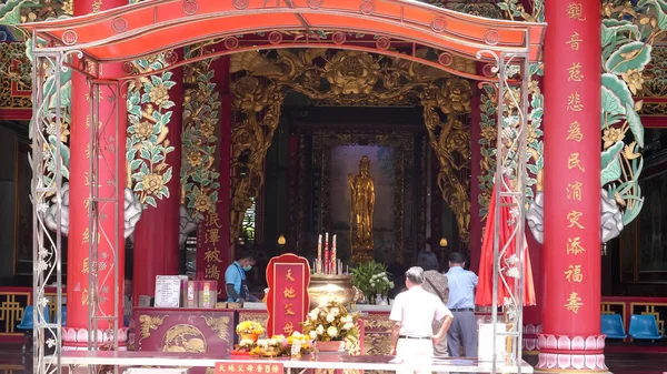 BANGKOK, THAILAND- 23 JUIN 2017 Vue rapprochée du sanctuaire de Kuan im à la fondation tien fa à Bangkok — Photo