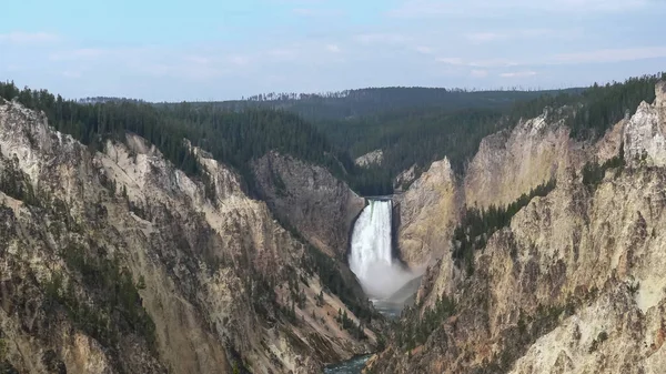 Shot of upper yellowstone falls from artist point — Stock Photo, Image