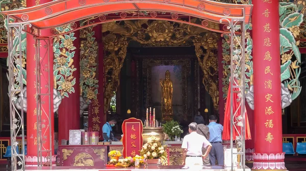 曼谷，2017年6月23日- 6月23日：仁爱女神昆明神龛近景 — 图库照片