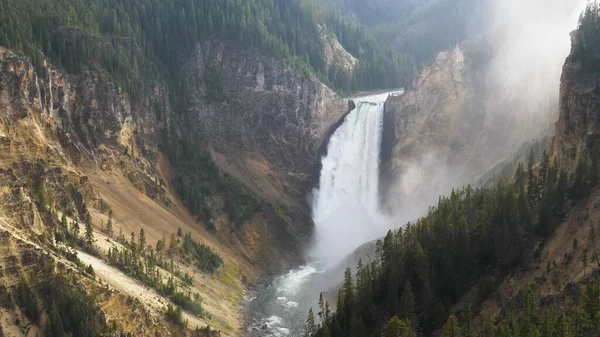 Lower falls from lookout point in yellowstone — Stock Photo, Image