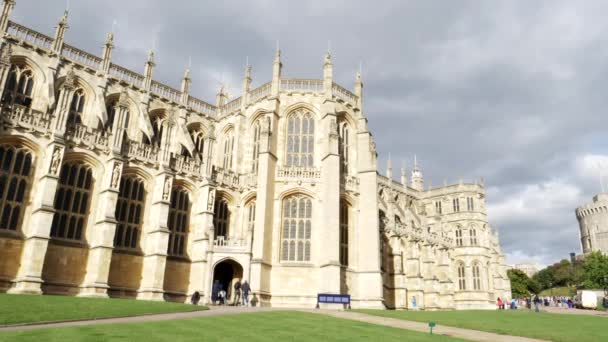 Londyn, Anglia - 4 października 2017: kaplica św. Jerzego w Windsor Castle, Anglia — Wideo stockowe